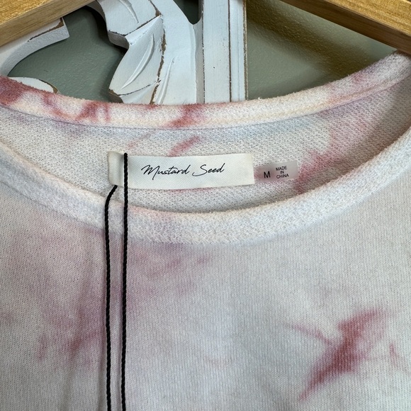 Mustard Seed NWT Distressed Tye Dye Pink Sweatshirt Open Shoulder Seam Cropped M - Picture 4 of 5